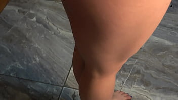 Foot fetish showing feets foot soles and nails walking naked and barefoot bugs bunny blue nails