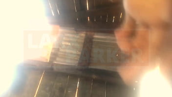 Kassando nos muestra su rica vagina y ano en la ducha