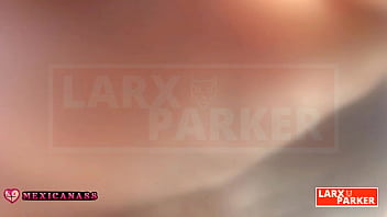 Kassando nos muestra su rica vagina y ano en la ducha