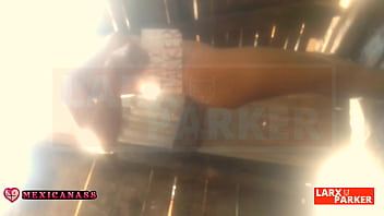 Kassando nos muestra su rica vagina y ano en la ducha