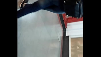 Pendeja Nalgona En La Calle thumbnail