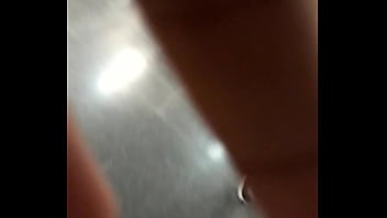 Pendeja nalgona en la calle