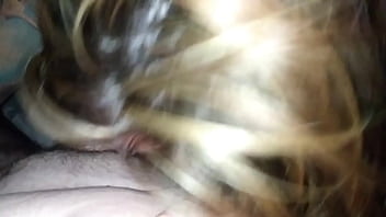 Blue woman giver of head