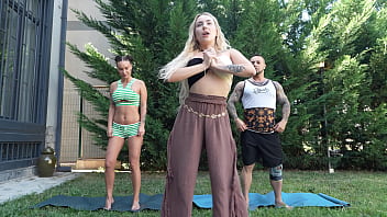 Yoga with two chicks ends in hardcore 3some
