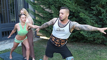 Yoga with two chicks ends in hardcore 3some