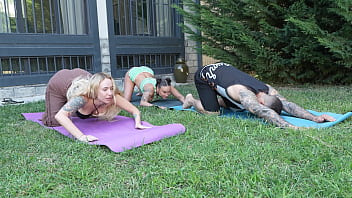 Yoga with two chicks ends in hardcore 3some