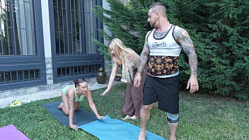 Yoga with two chicks ends in hardcore 3some
