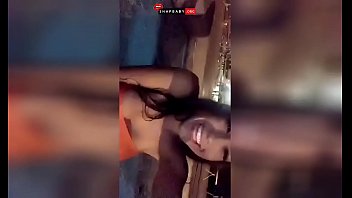 Sexy snap model have fun with fans