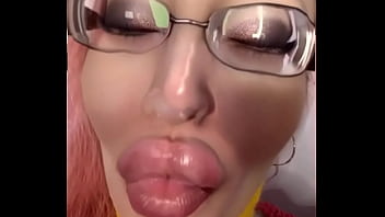 You want to kiss my lips don't you You want to kiss my lips don't you