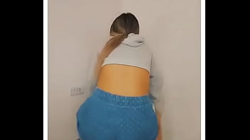 Que rico mover el culo así bien caliente