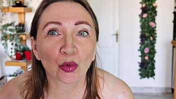 Hot busty gilf masturbation