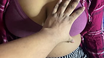 Mama ki ladki ko akele ghar me choda jab koi nahi tha full xxx romance pussy fucking viral mms