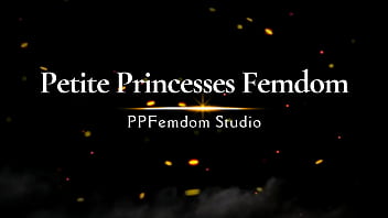 Pov fisting and strap on sucking femdom from sofi and kira