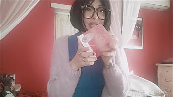 Chantal squirt with her new sex toy