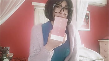 Chantal squirt with her new sex toy