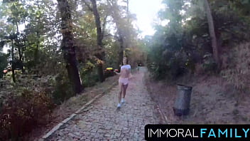 Alexis crystal's huge ass bounces as johnny pounds her gaping hole