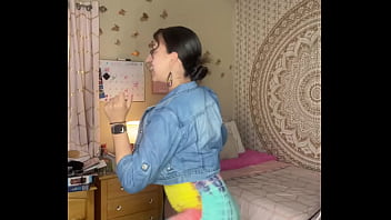 Slutty tiktok slut twerking her ass Slutty tiktok slut twerking her ass