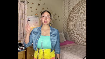 Slutty tiktok slut twerking her ass