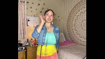 Slutty tiktok slut twerking her ass