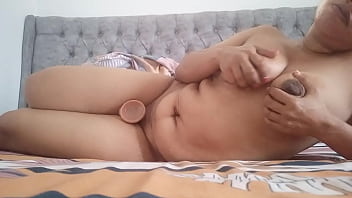 My butty brunette showing her incredible body and moaning with pleasure