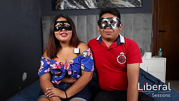 Cornudo presta a su esposa para ser cogida por tres negros