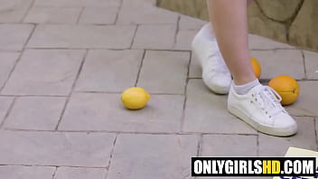 Impressing the neighbor Impressing the neighbor