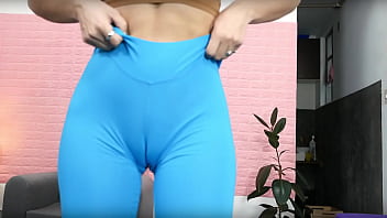 Bubble butt puffy cameltoe tiny waist big hips babe in tight leggings
