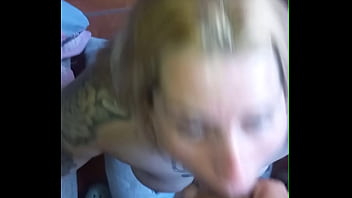 Que rica mamada con acabada en la cara hice a mi amigo