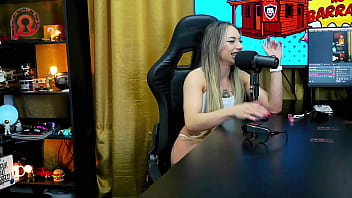 Ruan deixou a bunda da convidada vermelha com a palmatoria rolou um sexo gostoso podcast pápum no barraco
