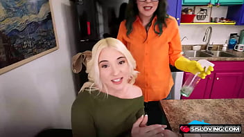 Amber maddie jerking off her stepbro right in front of their stepmom