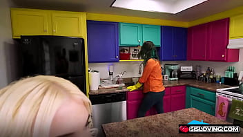 Amber maddie jerking off her stepbro right in front of their stepmom