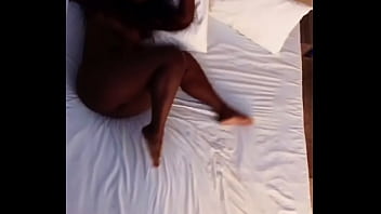 Porque na cama vale tudo fico soltinha