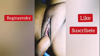 Le froto la verga en la puchita para despues cogermela