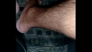 Bruna silva hotwife no clássico dando no pelo e recebendo porra na buceta dentro do carro corno filmando