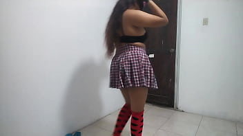 A Garota Mais Preguiçosa Da Turma Tem Sido A Maior Vagabunda Ela Posa De Uniforme Tira O Sutiã Tira A Saia E Exibe Seu Corpo Gordinho E Esguio thumbnail