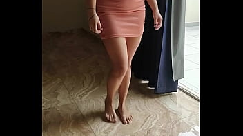 De vestido desfilando