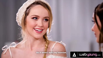 College brunette fucks newly out lesbian