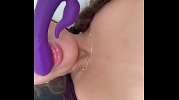 Rica Masturbada Mientras Espera A Su Rommie Mexicna Caliente thumbnail