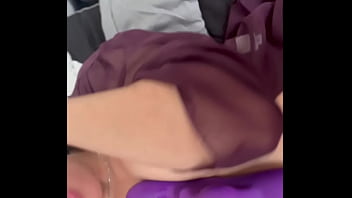 Rica masturbada mientras espera a su rommie mexicna caliente