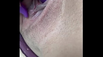 Rica Masturbada Mientras Espera A Su Rommie Mexicna Caliente thumbnail