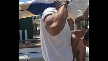 Retrouve moi pour du hard îte de mouchoirs obligatoire