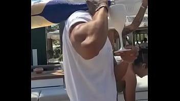 Retrouve moi pour du hard îte de mouchoirs obligatoire