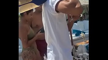 Retrouve moi pour du hard îte de mouchoirs obligatoire