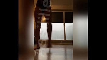 Je serais bientôt disponible pour le reel patientez s’il vous plaît