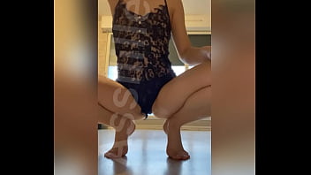 Je serais bientôt disponible pour le reel patientez s’il vous plaît