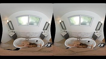 Banging a sexy brunette in the bath wankzvr