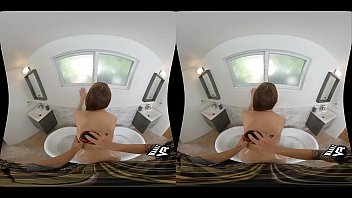 Banging a sexy brunette in the bath wankzvr