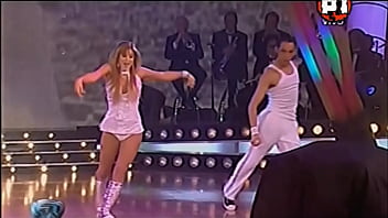 Hot celeb dances on tv with her lovely butt on display