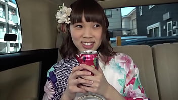 成人式帰りの隠れ爆乳gカップ20歳 記念撮影と称してハメ撮りを撮影 1