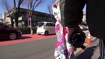 成人式帰りの隠れ爆乳gカップ20歳 記念撮影と称してハメ撮りを撮影 1